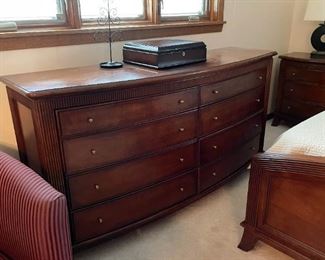 Matching 8-Drawer Chest / Dresser 