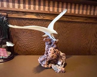 Eagle Figurine / Statue