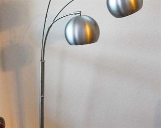Arc floor lamp