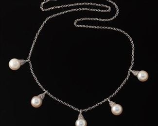Ladies Gold, Diamond and Pearl Necklace 
