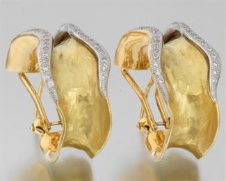 Ladies Italian Gold and Diamond Pair of Earrings 