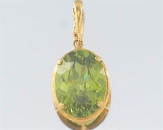 Ladies Peridot Pendant 