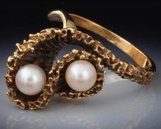 Ladies Retro Gold and Pearl Ring 