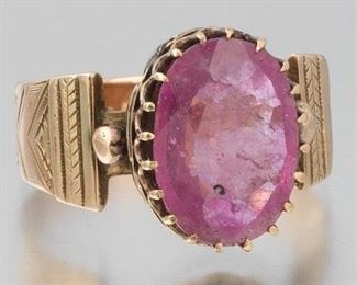 Ladies Victorian Gold and Ruby Ring 