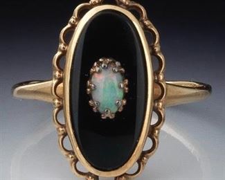 Ladies Victorian Gold, Black Onyx and Opal Ring 