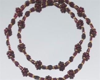Ladies Vintage Garnet Necklace 