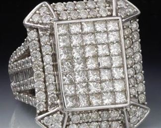 Ladies Vintage Gold and Diamond Ring 