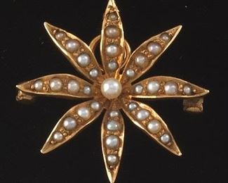 Victorian Gold and Pearl Flower Brooch 