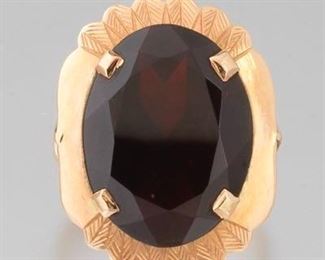 Vintage Gold and Garnet Ring 