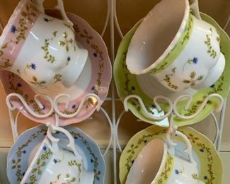 teacups/saucers