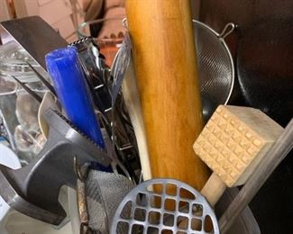 kitchen utensils 