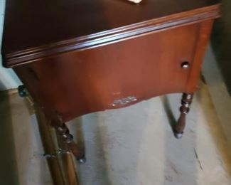 Vintage black singer sewing machine 