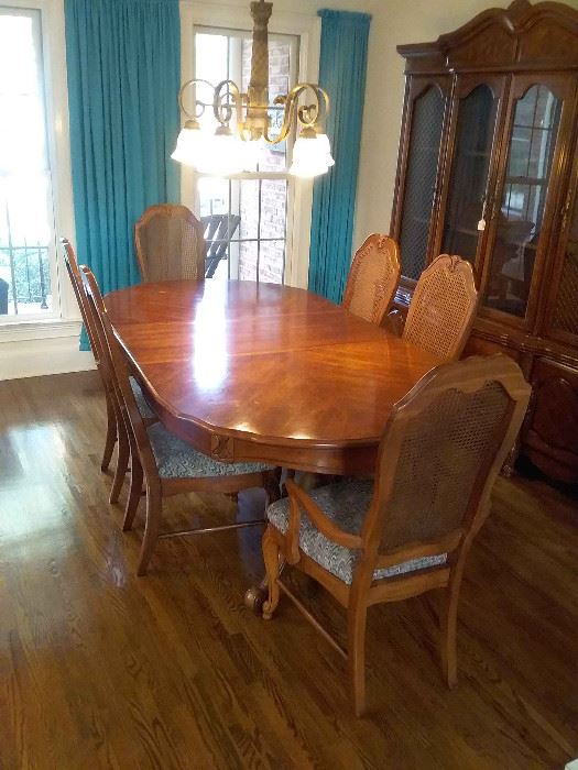 1Dining Room Table 6 Chairs