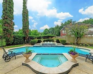 Outdoor chaise lounge