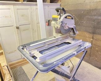 DeWalt D24000 Wet Tile Saw
