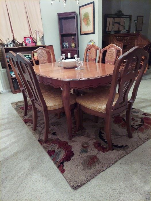 MID Century French Provencial  Dining  Room  Table w 6 chairs