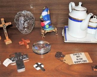 Collectibles: angels, crosses and more