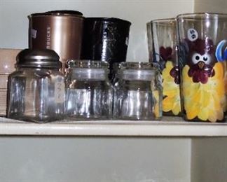 Kitchen basics, Starbucks go cups