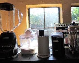 Kitchen Appliances: blender, juicer, grinder, popcorn popper and coffee press