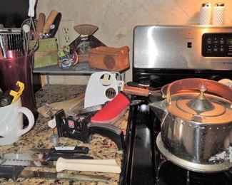 Cooking supplies, knives