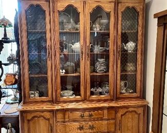 Thomasville China Cabinet $300 Available for Pre Sale.                                                                  Call Donna at 850-516-2425. 