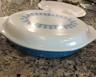 MID CENTURY PYREX COVERED DISH.  VERY NICE.
