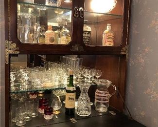 The Henredon bar cabinet opened up!!