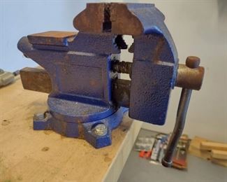 Vice with small anvil