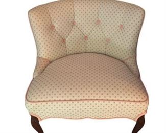Lot 030
French Provincial Boudoir Chair