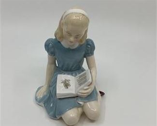 Lot 045
Royal Doulton Alice in Wonderland HN 2158
