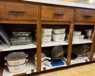 Pyrex bowls and kitchen items