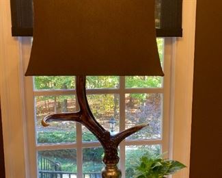 (2) DEER HORN LAMPS (1 0 2 SHOWN IN PHOTO)