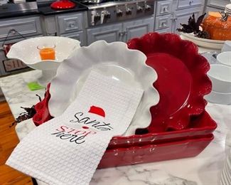 Emile Henry France Ceramic Ruffle Pie Dish