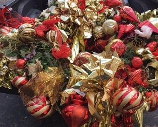 XXX Size wreath -notice that this wreath covers the bed of the truck and  it is 6 feet by 4  feet and  it hung on the outside of a chimney every holiday