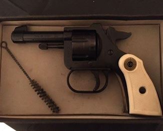 German 22 short barrel pistol