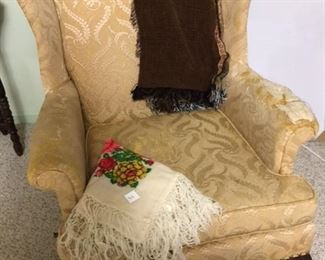 High back chair with linens