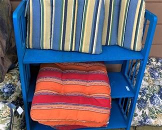 Small shelf; cushions