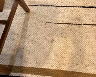 Textured rug (5 feet 6 inches x 7 feet 6 inches)