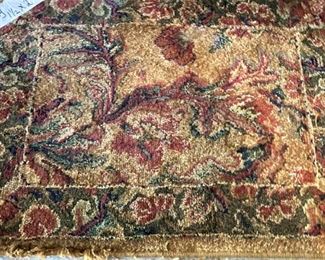 1  1/2 feet x 2 feet rug
