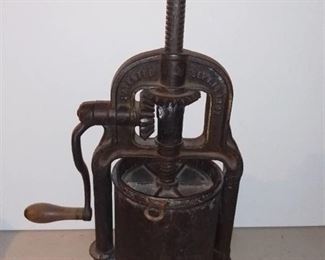Antique Simmons Hardware 4 Qt. Cast Iron Sausage Press