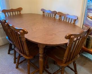 Dining Table & 6 Chairs