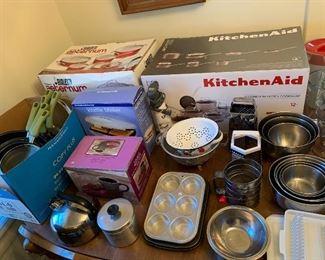 Assorted Kitchen Items