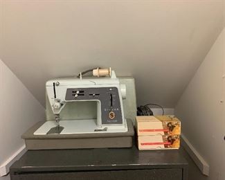 Vintage Singer Touch and Sew 600E