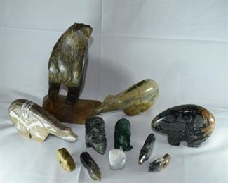 Stone bear figurines 