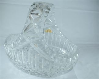 Twin hand-cut 24% lead crystal baskets
