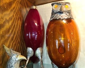 STUNNING ART GLASS EAGLE & OWL DECANTERS