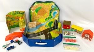 vintage 1977 Match Box Country Play Set in original case