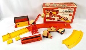 Mattel 1973 Preschool Motor Putt Putt Construction yard in original box
