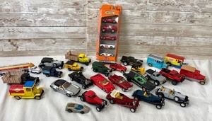 Large lot of vintage die cast and plastic toy cars and trucks