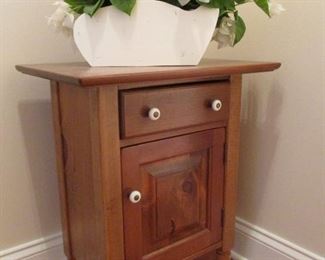 ADORABLE CABINET - TINY